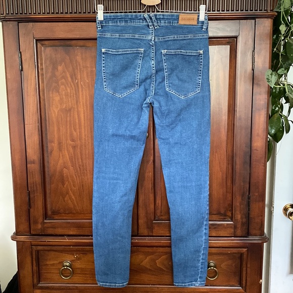 Pull & Bear Basic Denim High Rise skinny jeans / Jegging Size 8 - Picture 4 of 16